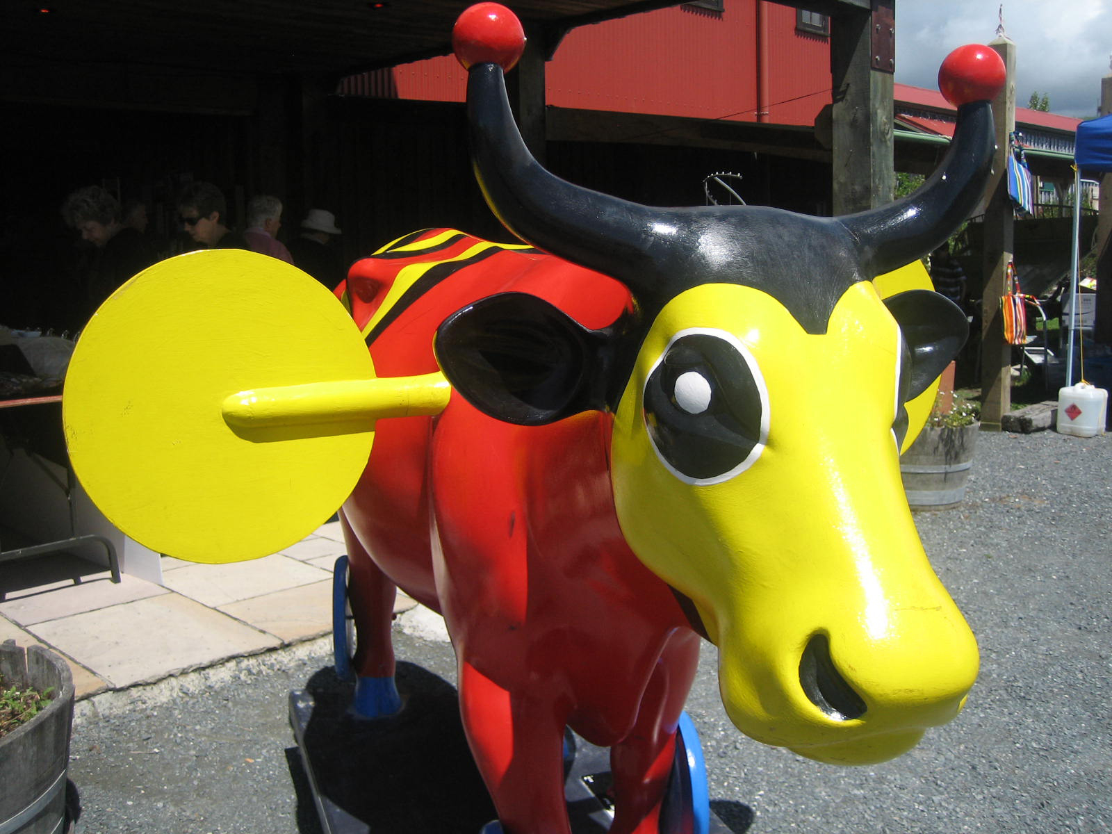 Buzzybee / Cow - really combining NZ icons!